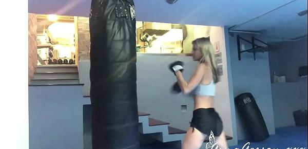  Female boxing fight